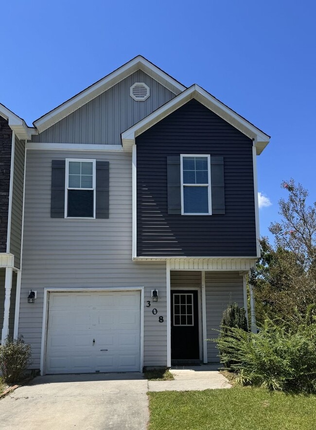 Building Photo - Townhouse For Rent!