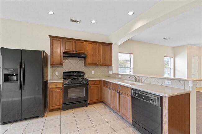 Photo - 1001 Hyde Park Dr