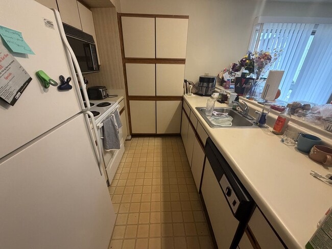 Photo - Spacious & Convenient Townhome Near Virginia Tech