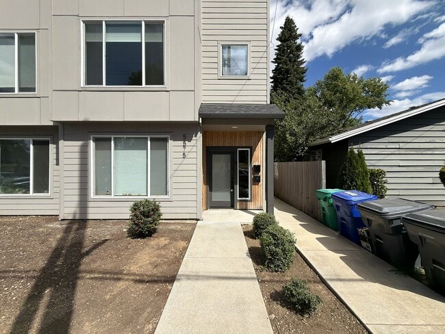 5575 NE Killingsworth St