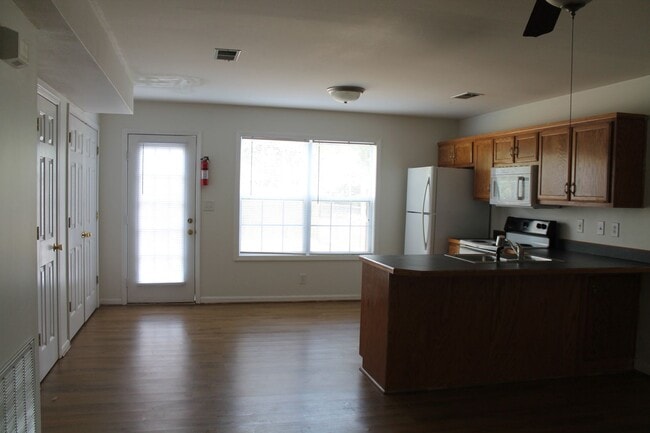 Photo - 255 Senator Dr Unit A