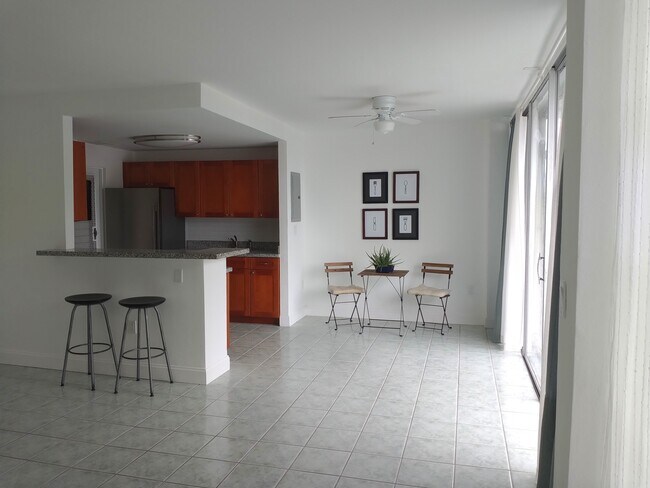 Photo - 7800 Carlyle Ave Unit 2