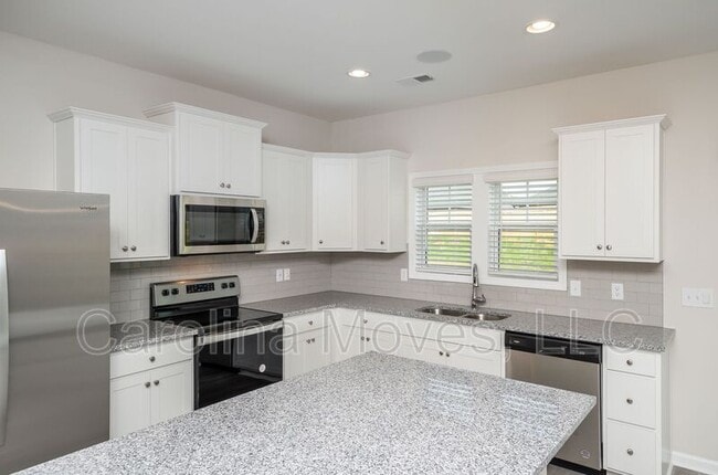 Photo - 132 Strongridge Trl