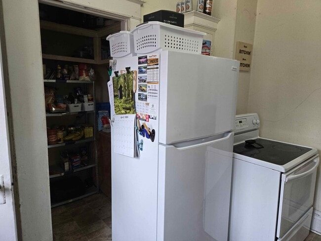 Photo - 1602 8th St E