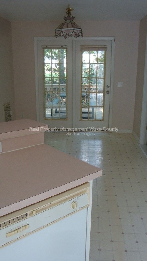 Photo - 2912 Isabella Dr