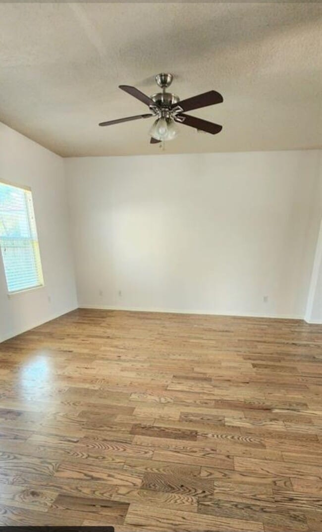 Photo - 6626 Albion Cresent Dr