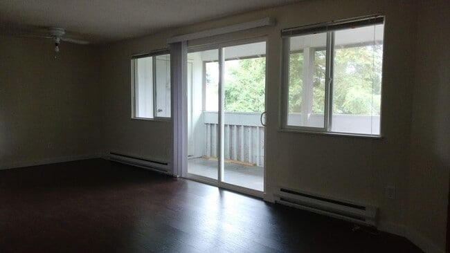 Photo - Beautiful Remodelled 2 Bedroom in Fir Cres... Unit 3