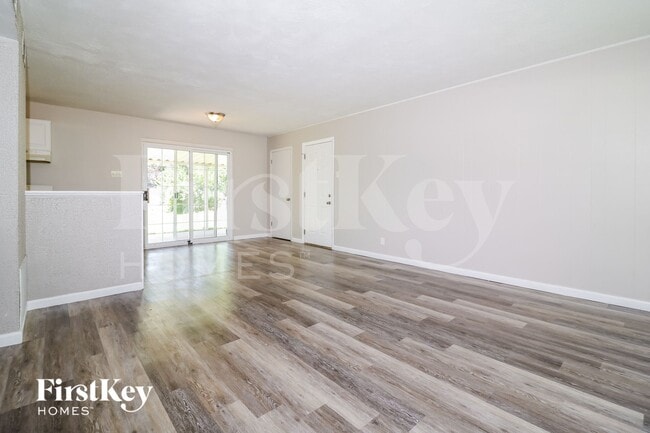 Photo - 11091 Saxonhall Dr