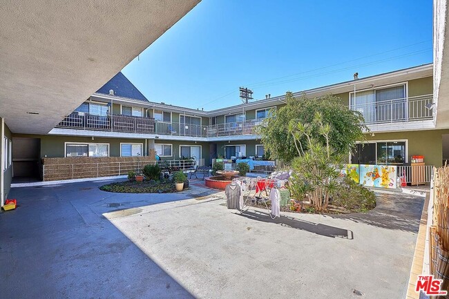 Photo - 443 S Wilton Pl Unit 16