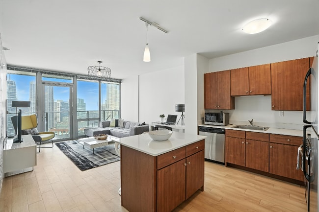 Photo - 337 E Wacker Dr