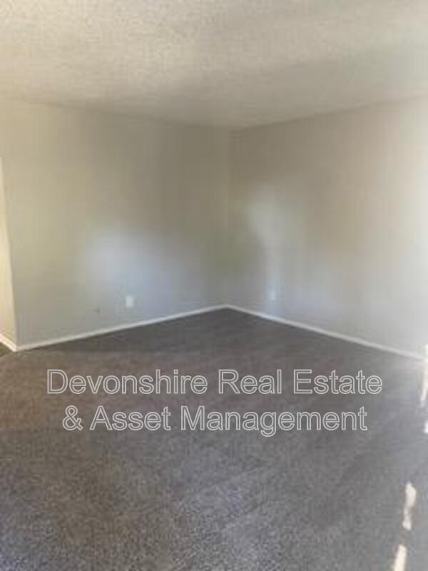 Building Photo - 7301 Sanger Ave Unit 225