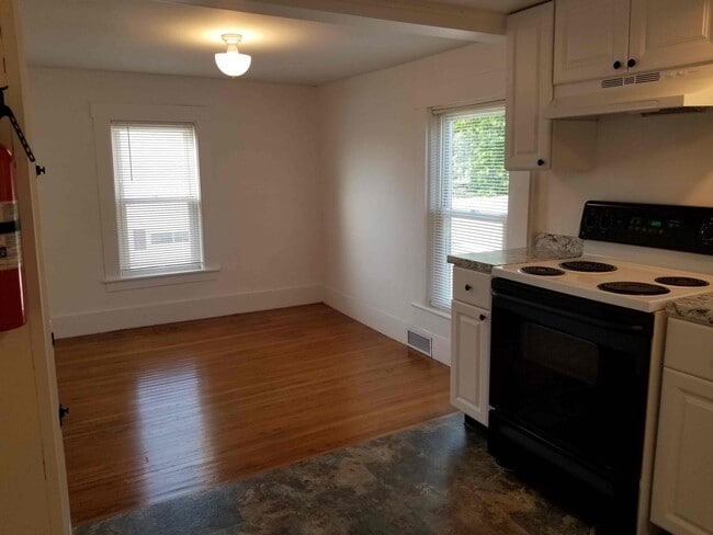 151 Wakefield St Unidad B