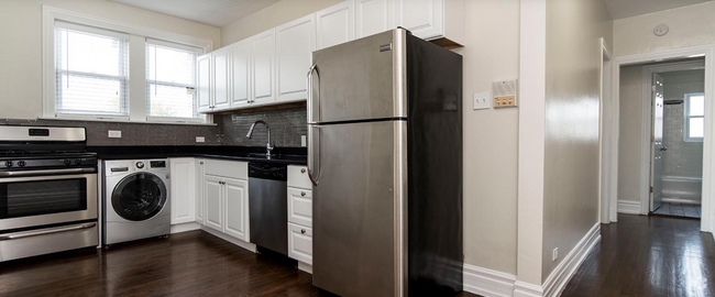 Building Photo - 3824 N Greenview Ave Unit 3819.5-2E Rental