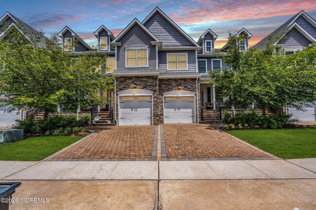 57 McCormick Ave S