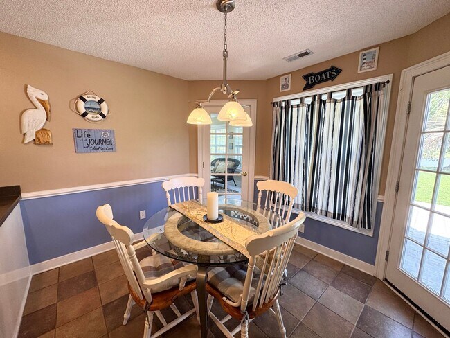 Photo - Longs - 3 Bedroom / 2 Bathroom Fully Furnished Home