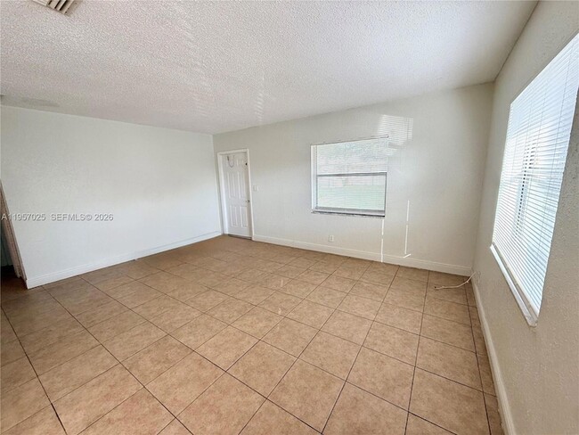 Photo - 1491 NW 20th St Unit 1