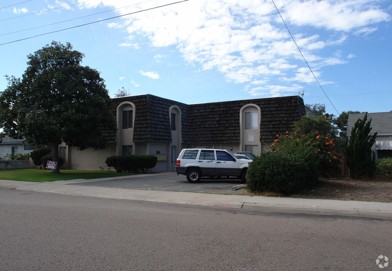 Photo - 800 7th St Apartments