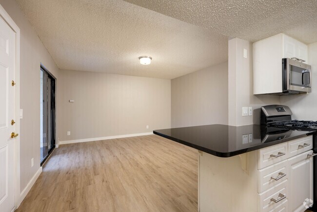 1BR, 1BA - 598SF