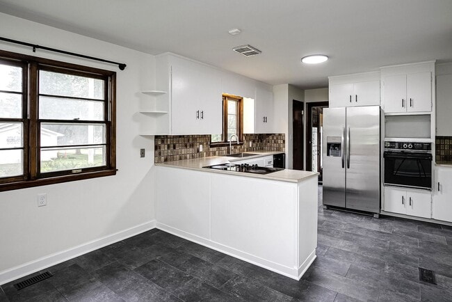 Photo - Beautiful 3-Bed, 2-Bath Home in West Omaha!