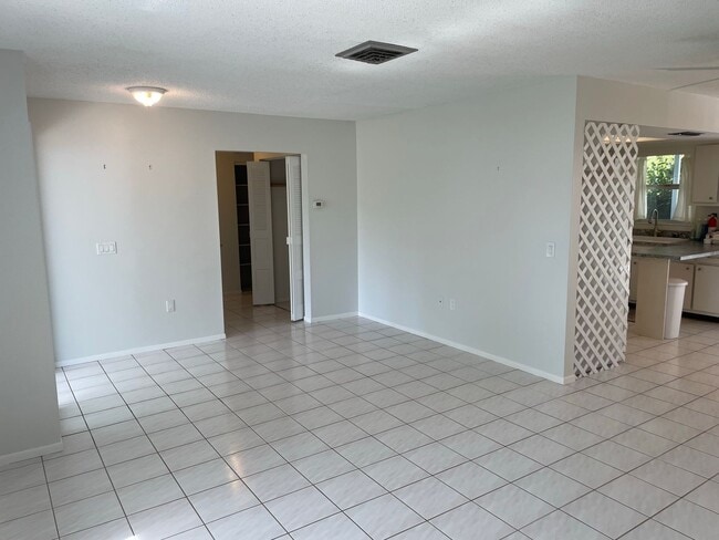 Photo - 434 Marlin Rd