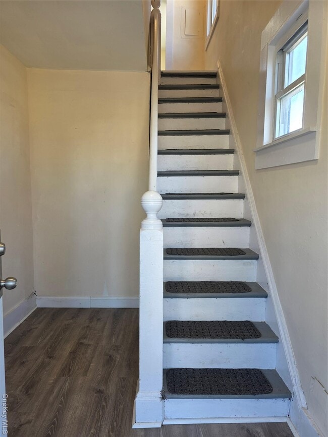 Photo - 185 S Franklin St