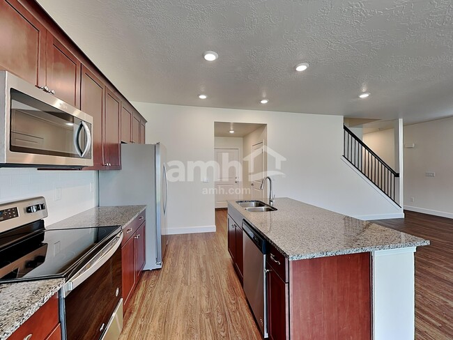 Photo - 344 North St