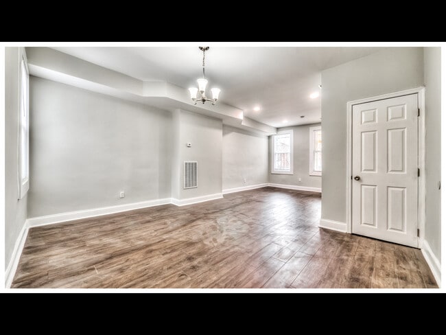 Photo - 524 E 30th St