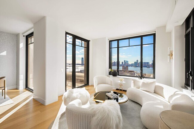 Photo - 110 Charlton St