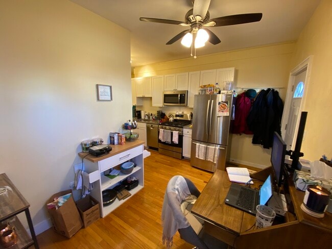 Building Photo - 39 Cross St Rental