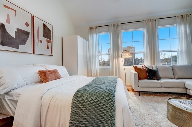 Flats On East Gay | Studio