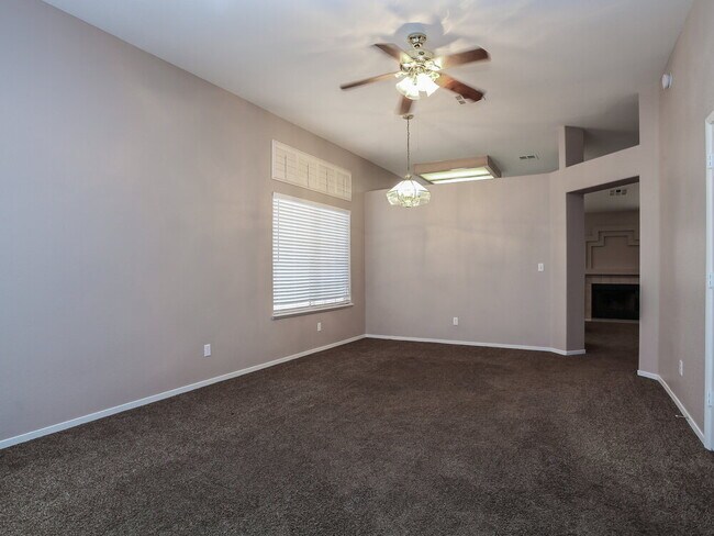 Photo - 265 Prairie Rose St