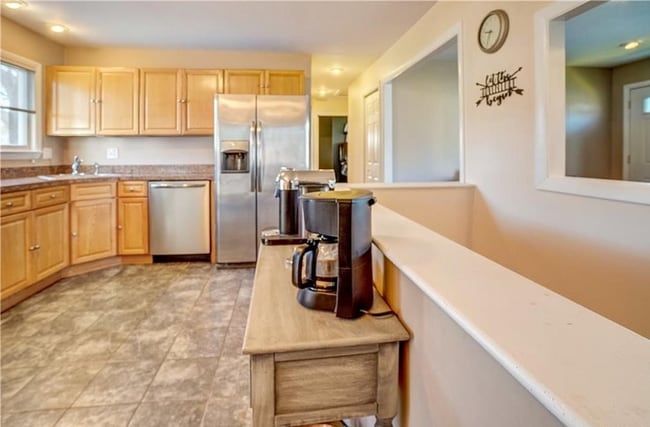 Photo - 99 Putney Dr