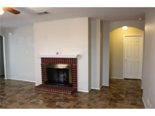 Photo - 1806 Lloydminister Way