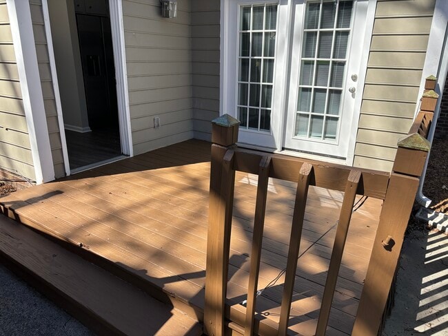 Bonita terraza al lado de la cocina - 2428 Birnen Dr