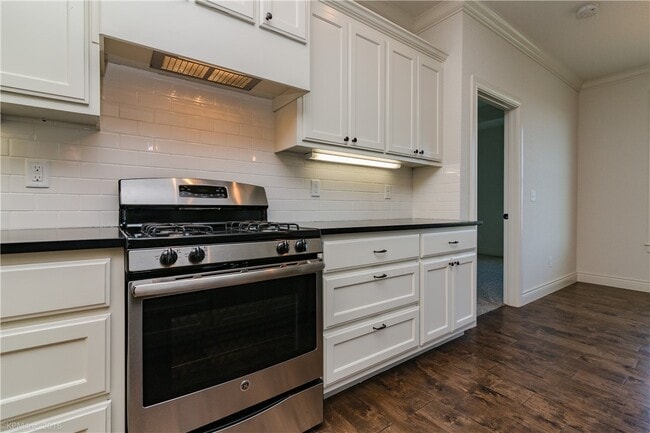 Photo - 1620 Sweetbriar Way