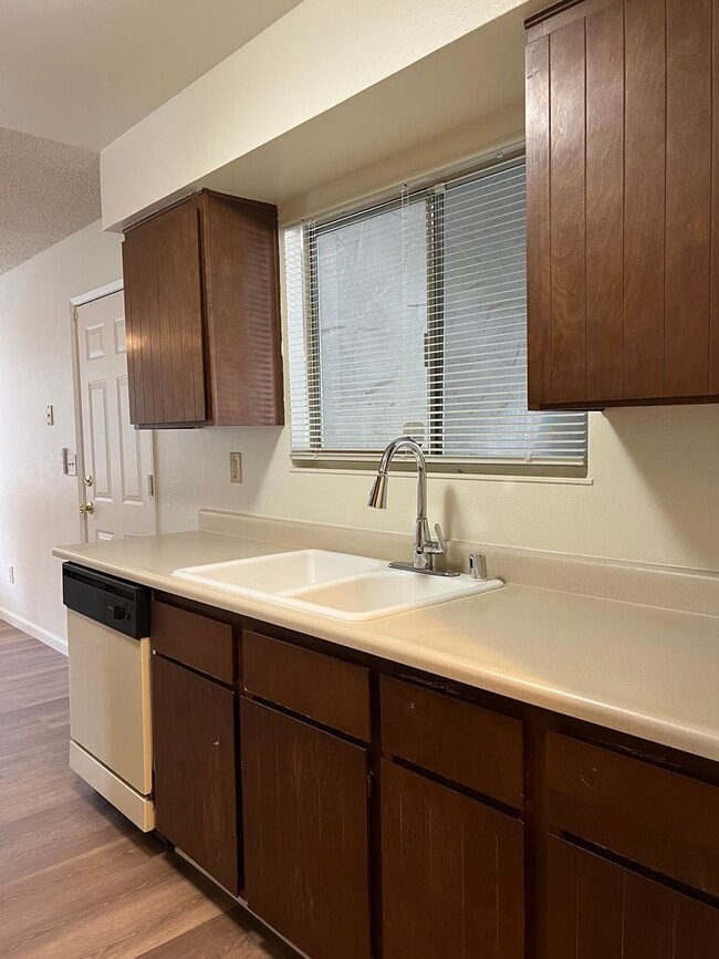 Photo - Darling 3 Bedroom House!!