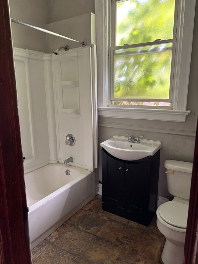 Photo - 1802 Holman Ave Unit 2