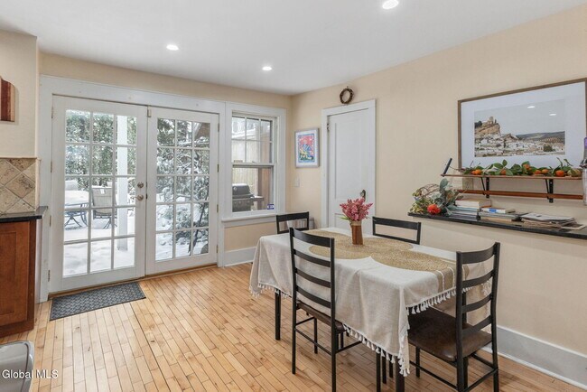 Photo - 83 Spring St