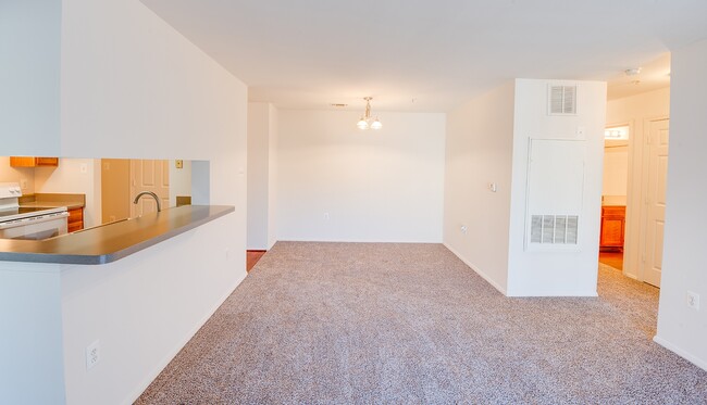 Photo - Riverwoods Apartments