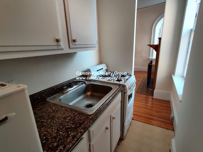 Building Photo - 10 Ware St Unit 408T Rental
