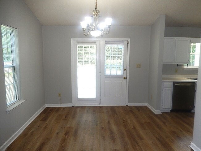 Photo - 2609 Lynn Rd