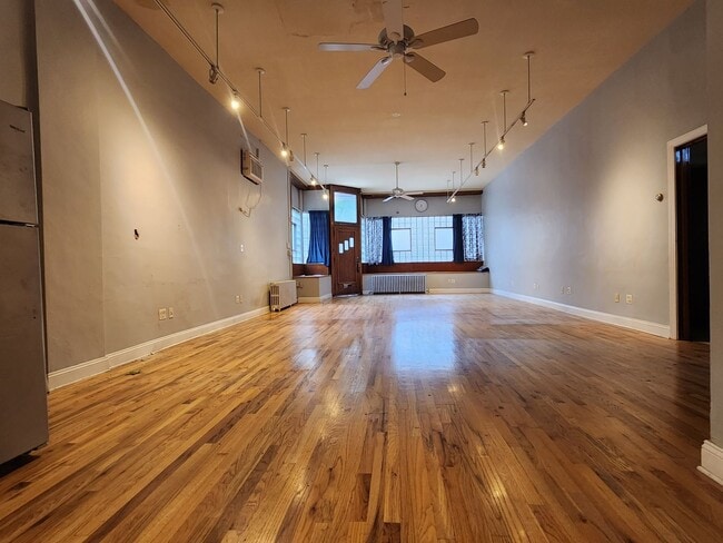 Building Photo - Huge loft live/work Unit 901 - 1