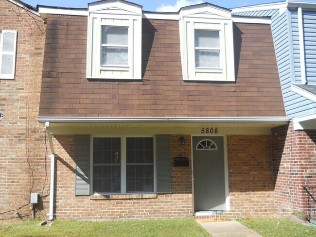 Building Photo - NICE 2 BEDROOM TOWNHOUSE IN LAKE EDWARDS