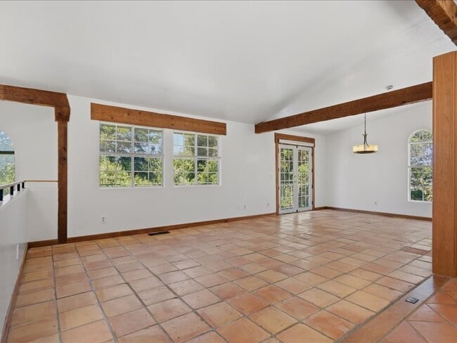 Photo - 930 Valley View Dr