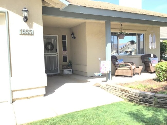 Photo - 1555 Morgan Dr