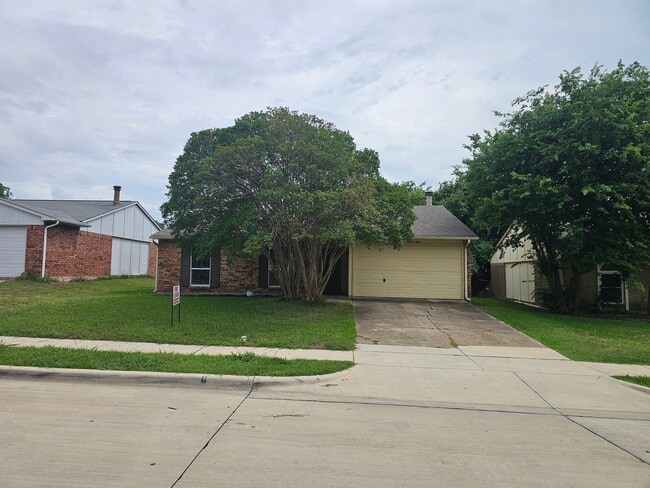 Building Photo - 524 Oldbridge Dr