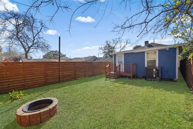 Building Photo - 7623 Ave E