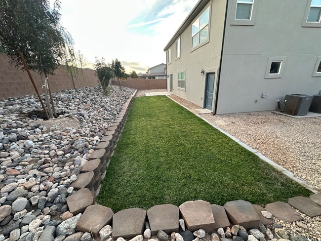 Photo - “St. George, Aspen Estates: 5 spacious bed...