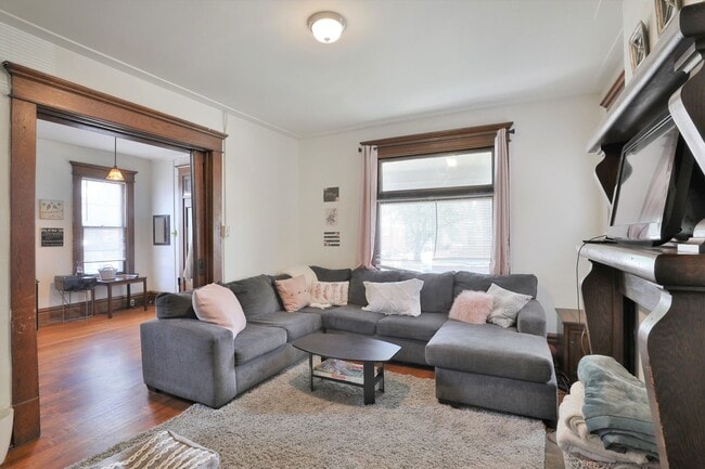 Photo - 252-2525 E 18th Ave