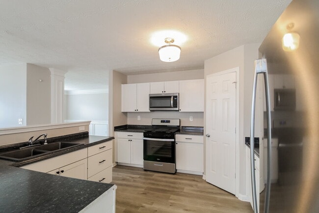 Photo - 25 Carrington Cir